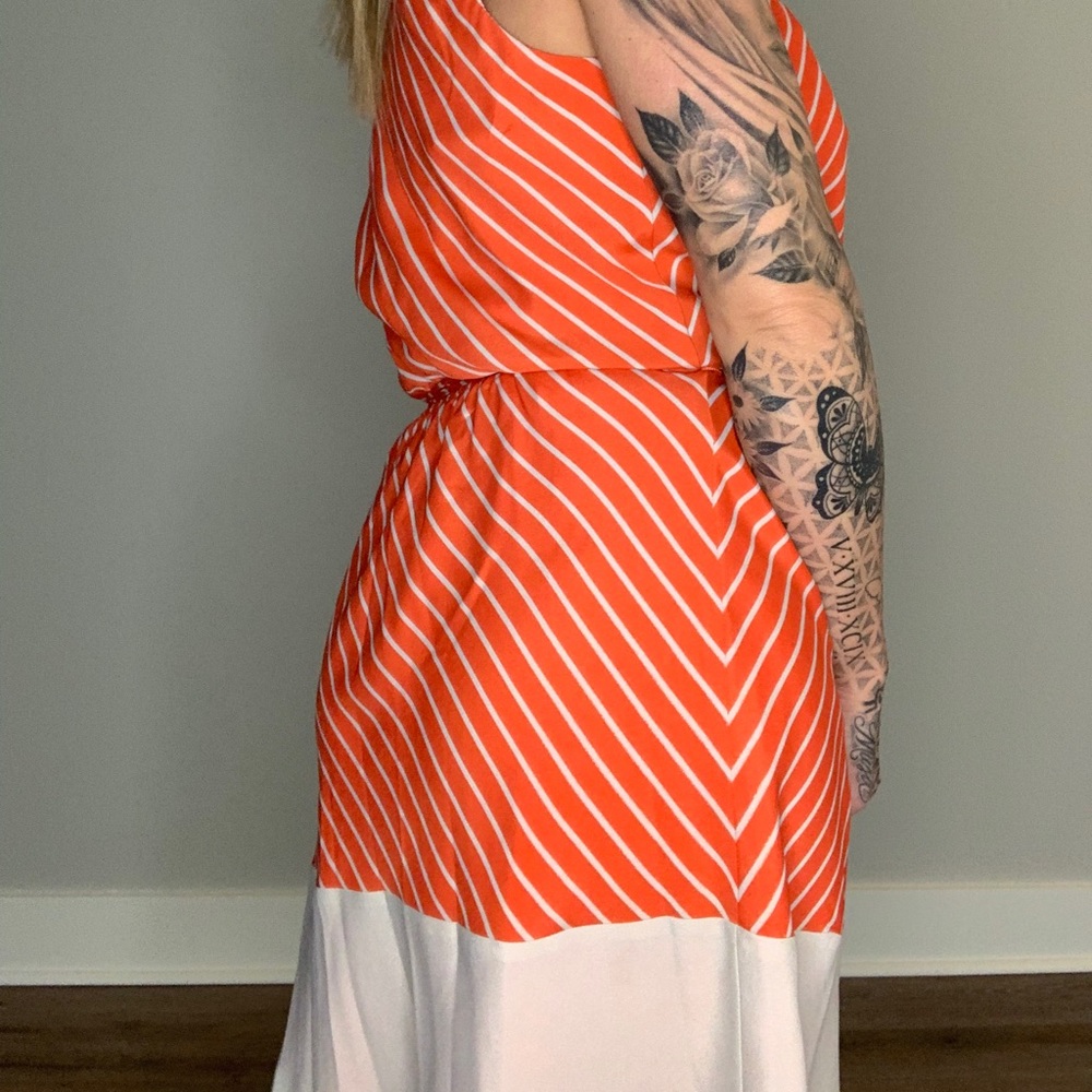 Express Dress - Picture 2 of 7